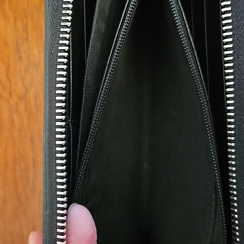 Authentic Gucci Logo Black Continental Wallet - Picture 7 of 11